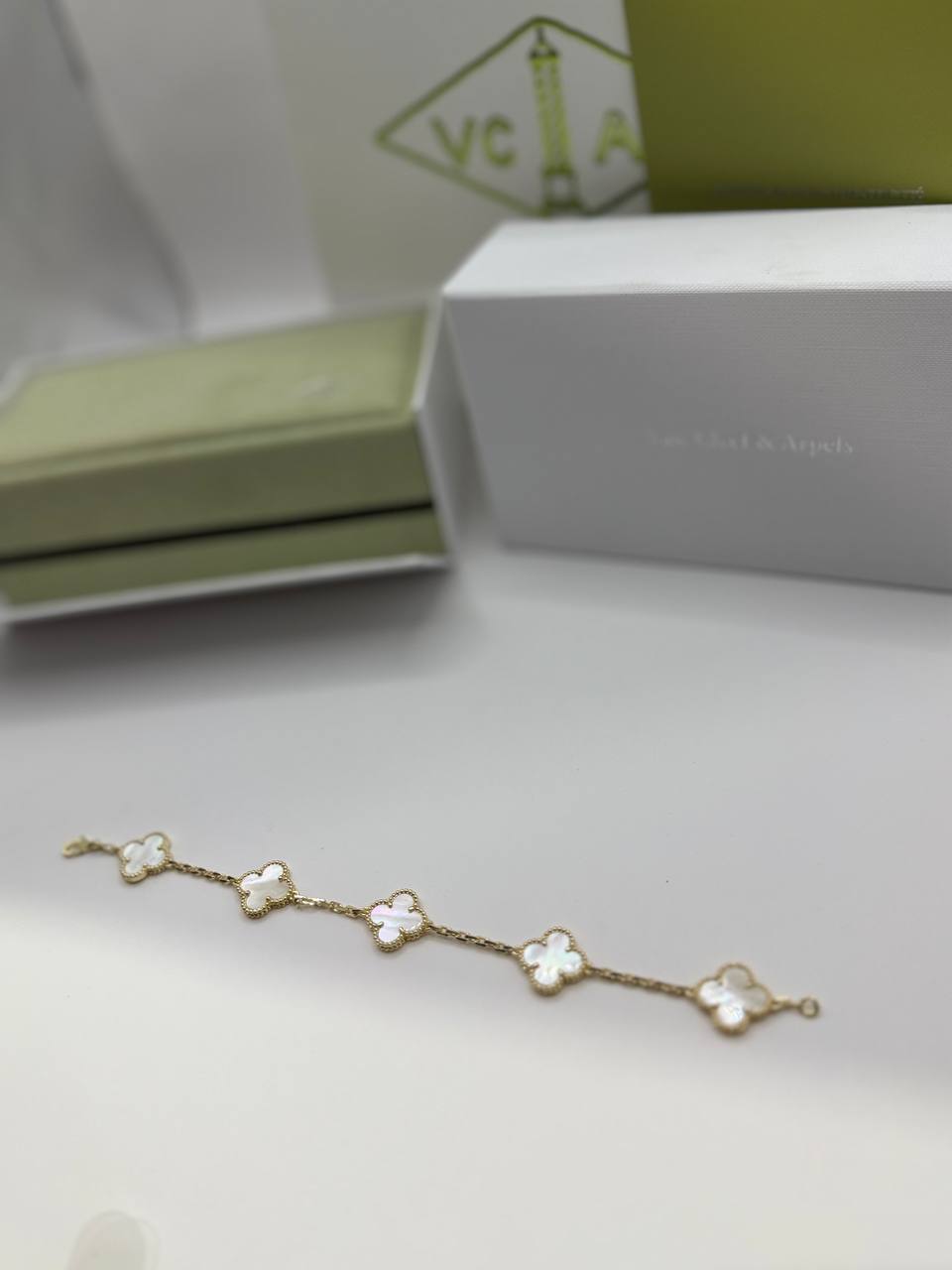 Van Cleef Blanca Con Oro