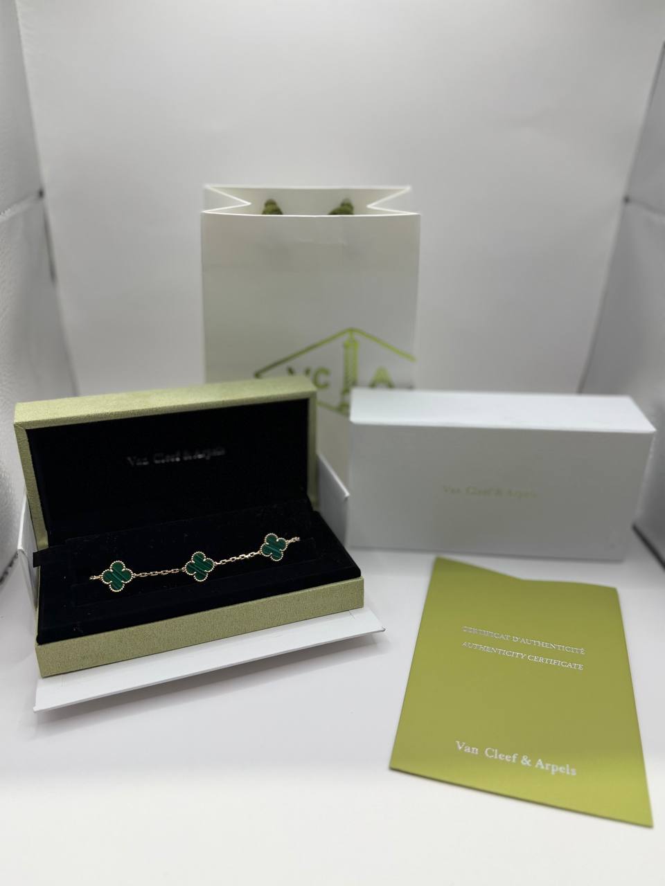 Van Cleef Verde Con Oro