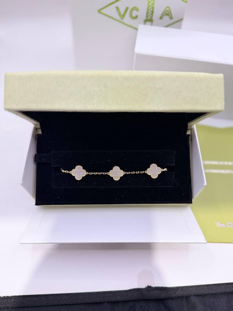 Van Cleef Blanca Con Oro