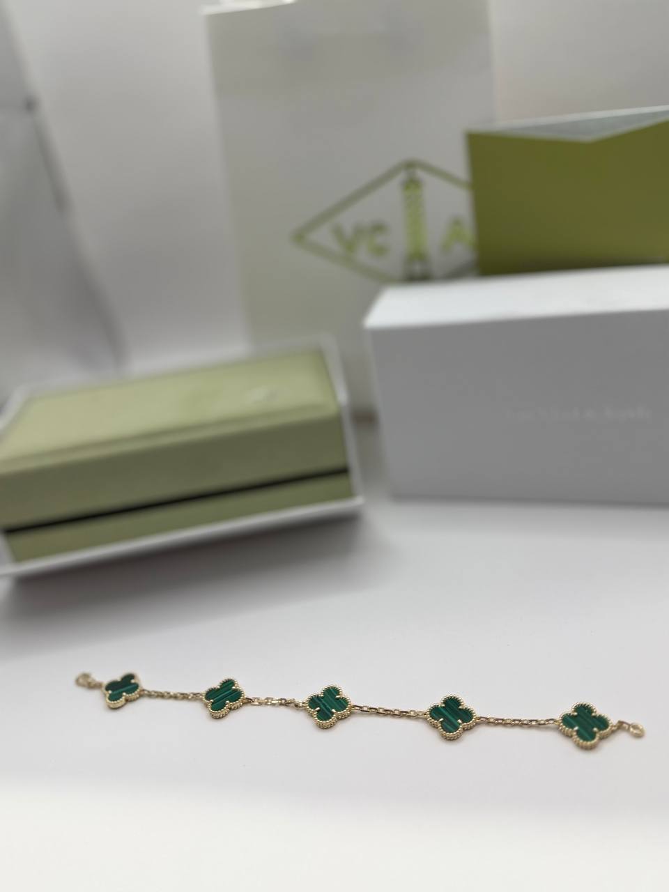 Van Cleef Verde Con Oro