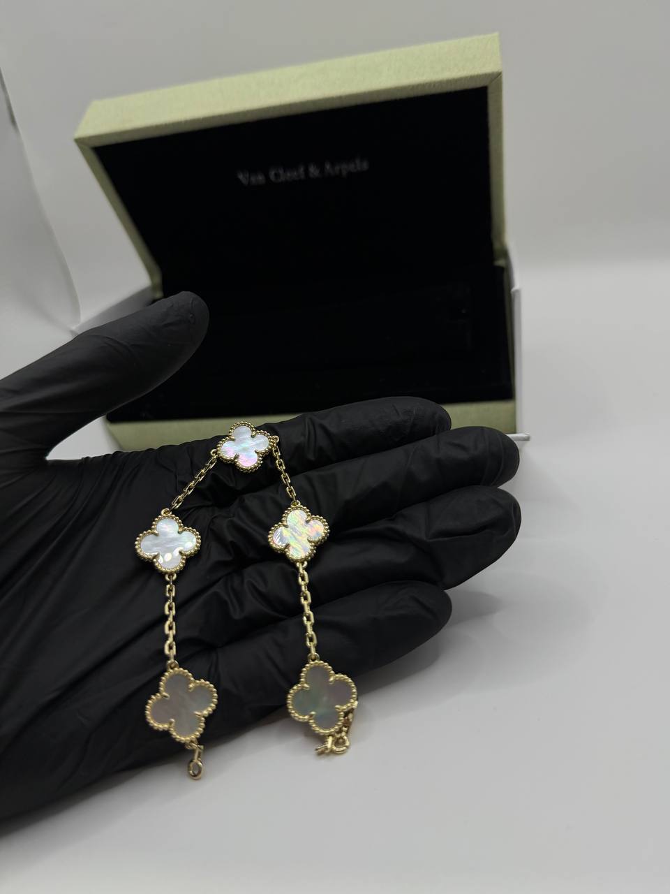 Van Cleef Blanca Con Oro