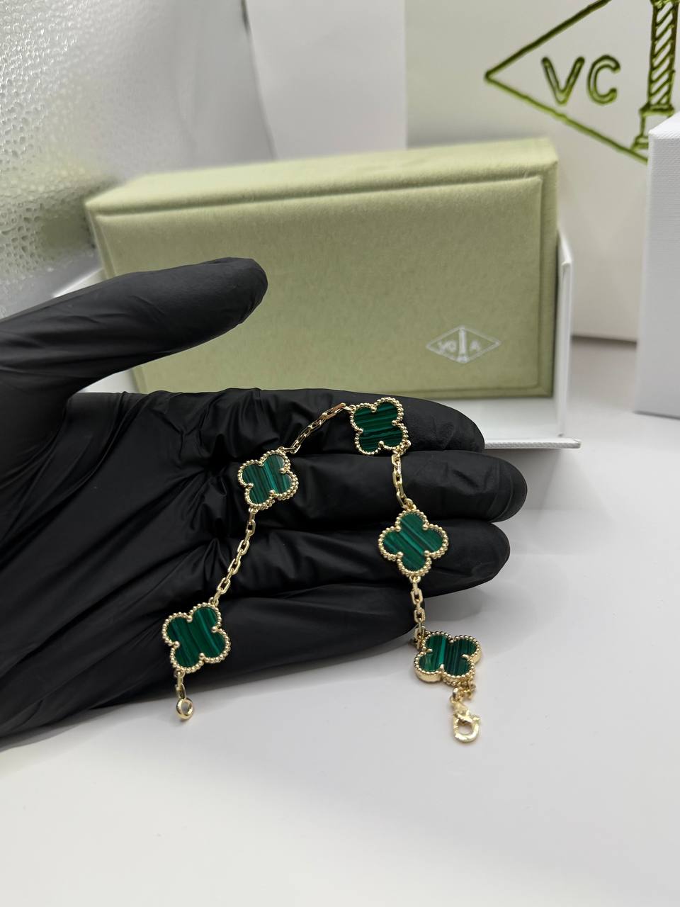 Van Cleef Verde Con Oro